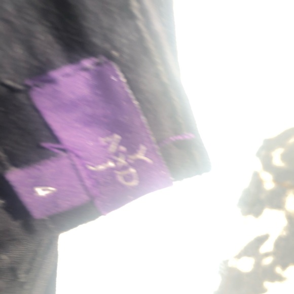 A pair of NYDJ black jeans. Size 4 - Picture 13 of 14